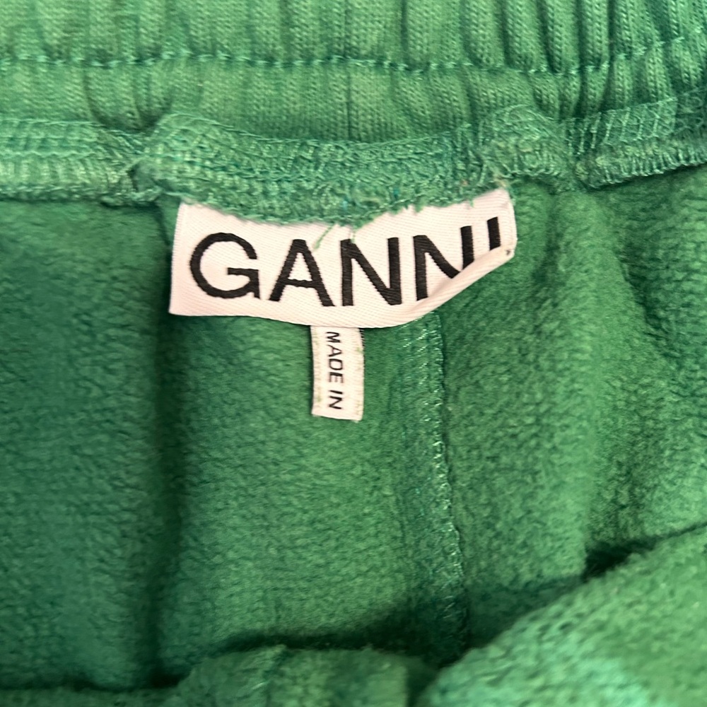 Ganni Vibrant ( Kelly Green ) Shorts NWT - Picture 4 of 9